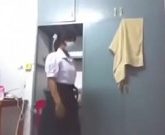 จ้างนักเรียนมาเย็ดหีสุดเสียวหีแน่นใร้ขนเย็ดจนแตกในคาชุด  