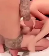 สี่หนุ่มสวิงกิ้งน้องแพรวสาวผมสั้นหุ่นอวบ อาบน้ำล้างหีให้หอมโดน4หนุ่มล้อมวงเย็ดเลยจ้า  