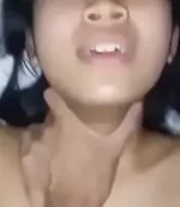 หลอกสาว18ข้างบ้านมาดูหนังxที่ห้อง แล้วขอเย็ดหี ไม่น่าเชื่อหมอยเธอยังไม่มีเลย หีฟิตควยมากๆ  