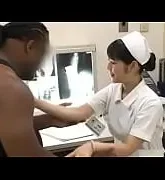 หนังxxx หนุ่มอเมริกันผิวสี ได้เย็ดหีสาวพยาบาลสาวน่ารัก พยาบาลสาวเธออยากลองของใหญ่  