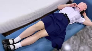 ลักหลับเย็ดสดแตกในXXXหีน้องสาวเพื่อน หนุ่มมาหาเพื่อนไม่อยู่ น้องสาวเพื่อนหลับอยู่จับเย็ดสดแตกในXXXรูหี  
