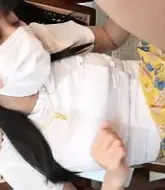 xxxดูหนังเอ็กซ์18+นักเรียนสาวโดนหมอหนุ่มเลียหีจนเสียว ร้องให้หมอช่วยเย็ดหีทีหนูเงี่ยนแล้ว  