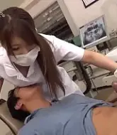 ดูหนังโป๊หนุ่มเห็นหมอสวย ควยเด้งดึ๋ง ควยตึงใหญ่ xxx หมอสาวเลยเอาหีกดควยคนไข้ลง  